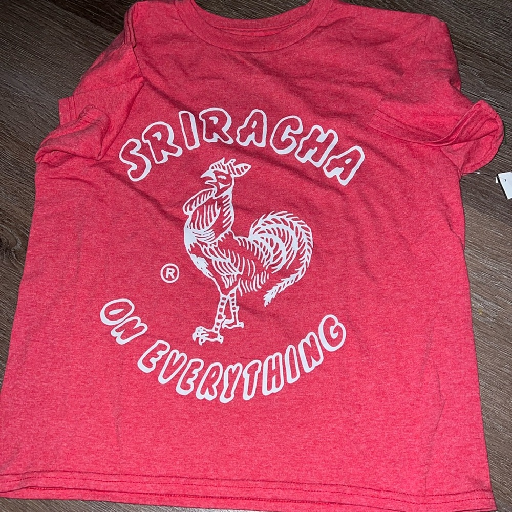 Youth size 8 red short sleeve SRIRACHA tee. NWT